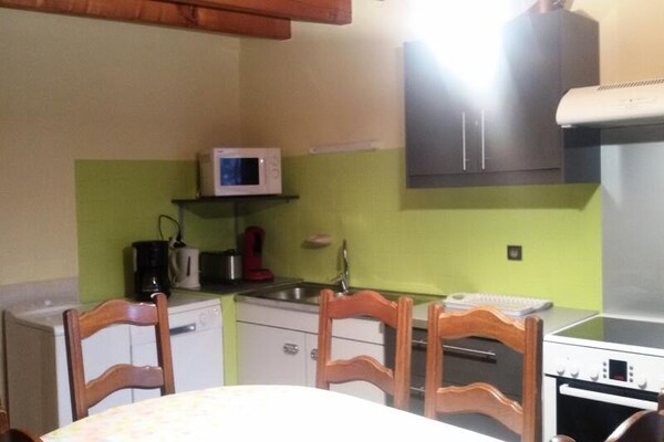 Ruim appartement voor 8 in Grand-Bornand, vlakbij dorpscentrum en skipistes - thumbnail 4