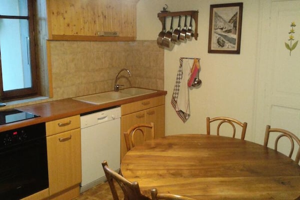 Appartement met balkon en uitzicht op de Aravis, midden in Grand-Bornand - thumbnail 1