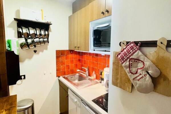 Licht studio-appartement met balkon op 700m van de pistes in Le Grand Bornand - thumbnail 2