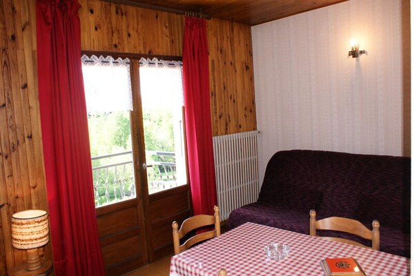 Studio-appartement met zuidelijk balkon en bergzicht in Le Grand-Bornand - thumbnail 2
