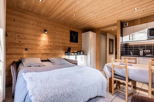 Knusse studio met zuidbalkon, 500m van de pistes in Le Grand Bornand - thumbnail 3