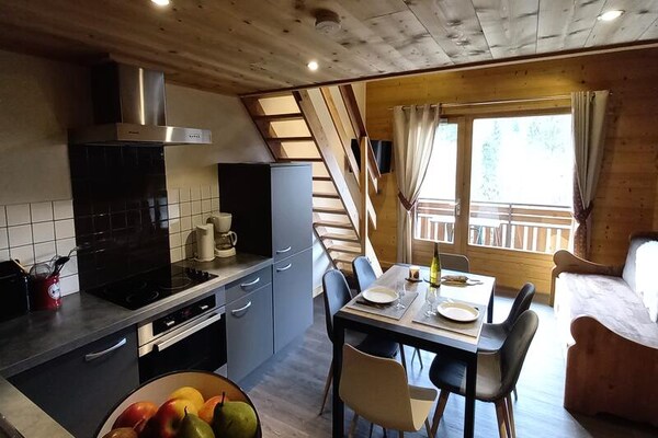 Knus appartement op 500m van de piste met zuidbalkon in Le Grand Bornand - thumbnail 2