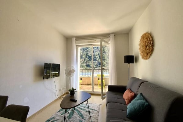 Rustiek appartement voor 5 aan de voet van de Cevennen, vlakbij de Thermen van Avène - thumbnail 2