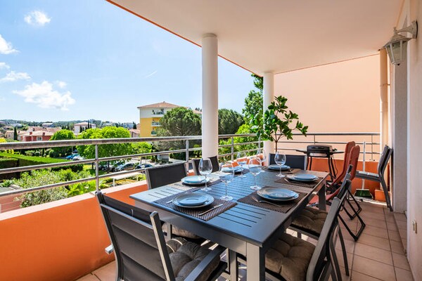 Licht appartement in Saint-Raphaël met terras, zwembad en garage - thumbnail 2