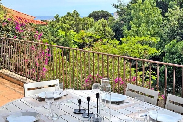 Luxe appartement met zeezicht, tuin en airco nabij strand Sainte-Maxime - thumbnail 1
