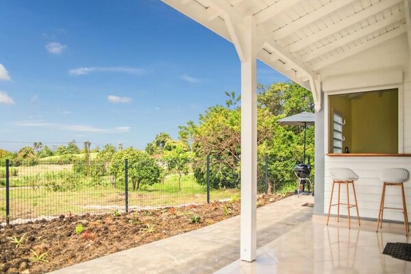 Villa Aura: prive-oase met panoramisch uitzicht op Les Saintes - thumbnail 3