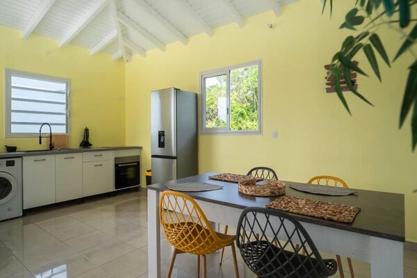 Villa Aura: prive-oase met panoramisch uitzicht op Les Saintes - thumbnail 6