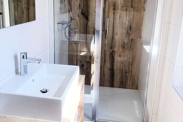 Ruim appartement voor 9 in Grand-Bornand, vlakbij centrum en piste - thumbnail 4