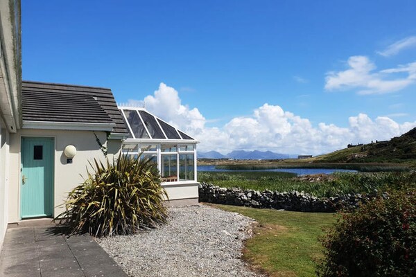 Knus vakantiehuis voor 4 personen nabij strand in Ballyconneely, Connemara - thumbnail 1