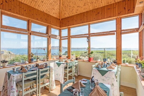 Ruim vakantiehuis in Clifden voor 12 personen, 500 m² met tuin - thumbnail 2