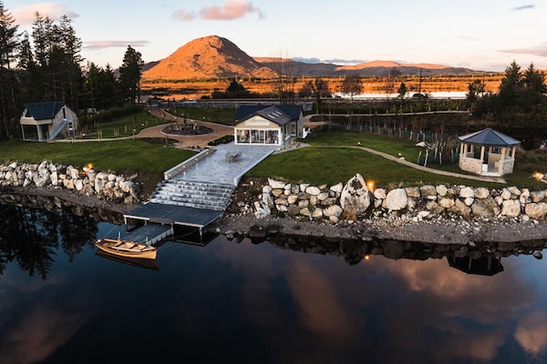 Ruim vakantiehuis aan Ardderry Lough in Connemara voor 8 personen - thumbnail 1