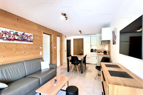 Zonnig 6-persoons appartement met balkon nabij het centrum van Le Grand Bornand - thumbnail 1