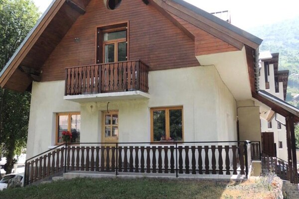Chalet Les Ecrins: knus appartement voor 6 in het hart van Valloire - thumbnail 2