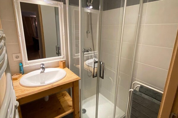 Zuidelijk appartement aan de piste in Le Lioran voor 9 personen - thumbnail 4