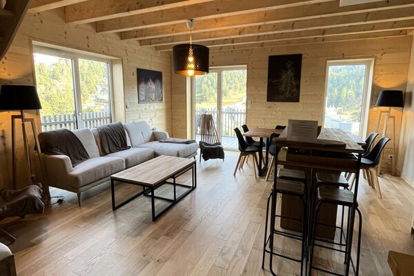 Appartement 12 pers. aan de piste met terras en panoramisch bergzicht - thumbnail 1