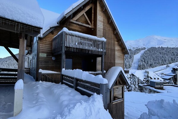Appartement 12 pers. aan de piste met terras en panoramisch bergzicht - thumbnail 2