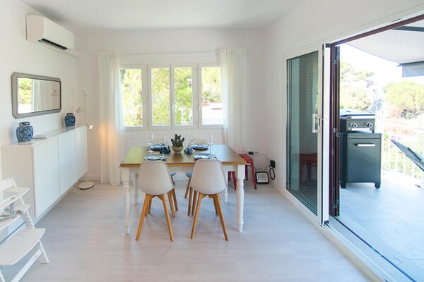 Appartement met zeezicht en terras op 250m van strand in Roses, Costa Brava - thumbnail 2