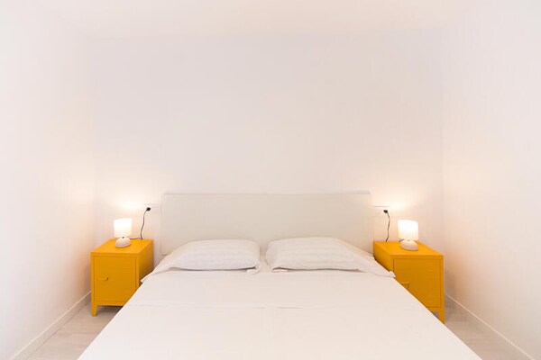 Appartement met zeezicht en terras op 250m van strand in Roses, Costa Brava - thumbnail 4