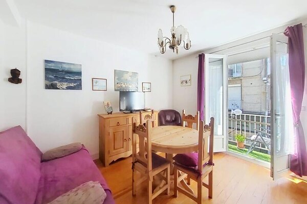 Knus appartement met balkon en havenzicht in hartje Le Tréport - thumbnail 1