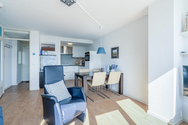 Juliana 128: Gezellig appartement met uitzicht op zee in De Koog - thumbnail 2