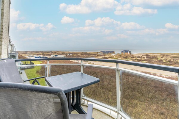 Modern 2-persoons appartement met zeezicht en balkon in De Koog - thumbnail 2