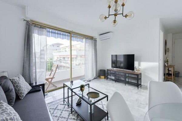 Charmant appartement in Cannes, 2 minuten van Mouré Rouge strand - thumbnail 1