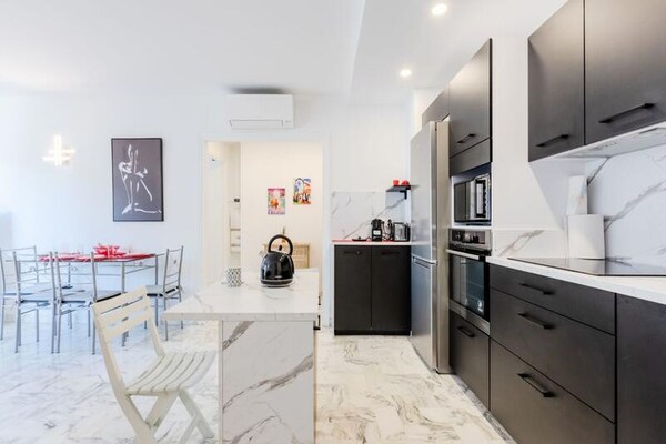 Gerenoveerd 3-kamerappartement in park, 5 minuten van centrum Cannes - thumbnail 3