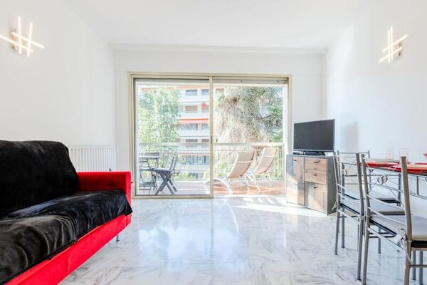 Gerenoveerd 3-kamerappartement in park, 5 minuten van centrum Cannes - thumbnail 4