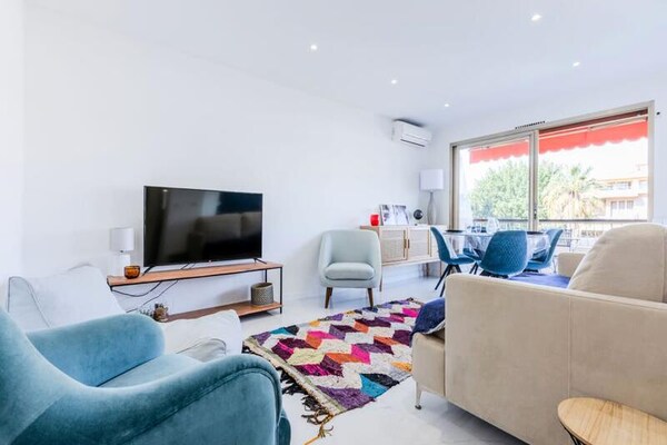 Chic appartement in Cannes met terras, op 5 minuten lopen van de Croisette - thumbnail 1