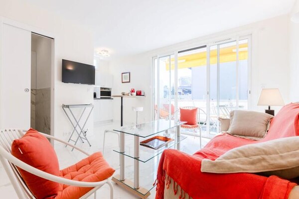 Stijlvol 2-kamer appartement met terras in privé domein Palm Beach, Cannes - thumbnail 3