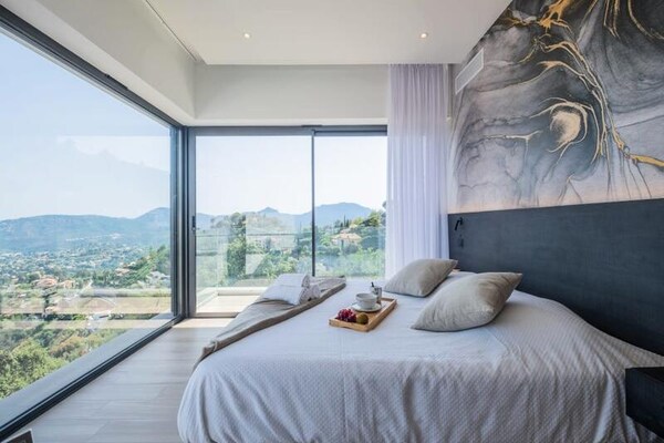 Architectenwoning met verwarmd zwembad en panoramisch zeezicht in Mandelieu - thumbnail 6