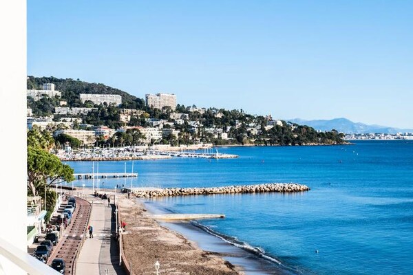 Panoramisch zeezicht appartement voor 6 personen in Cannes Palm Beach - thumbnail 6