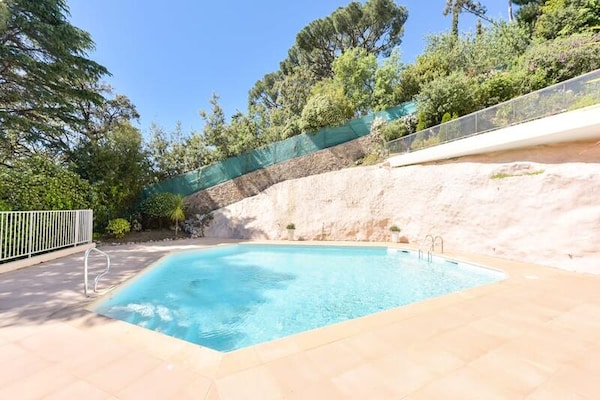 Appartement Cannes la Bocca met zeezicht, zwembad en garage - thumbnail 2