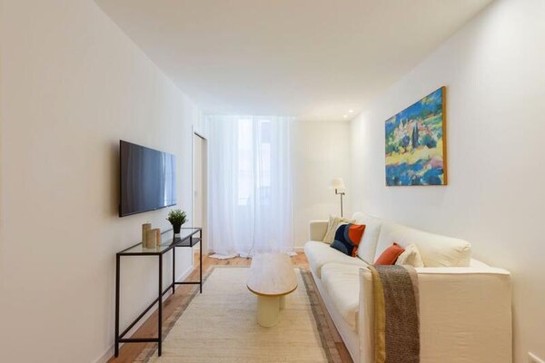 Stijlvol appartement in Carré d'Or, op 100 meter van het Palais des Festivals - thumbnail 1