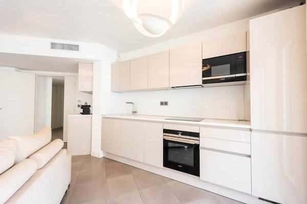 Elegant 2-slaapkamerappartement met zwembad op 100m van strand Cannes - thumbnail 2