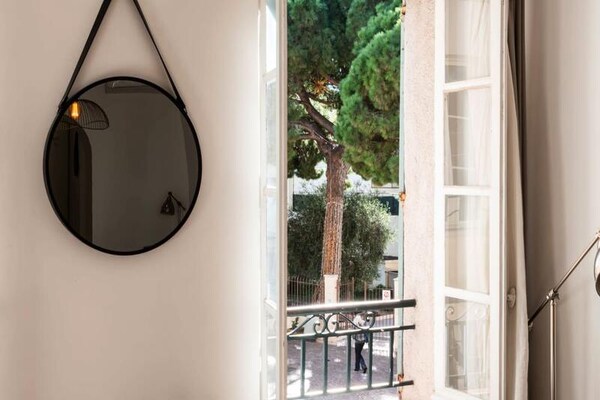 Stijlvol appartement in het hart van Le Suquet, Cannes - thumbnail 6
