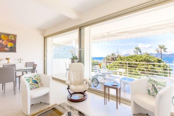 Prachtig appartement met panoramisch zeezicht en groot terras aan de Croisette - thumbnail 5
