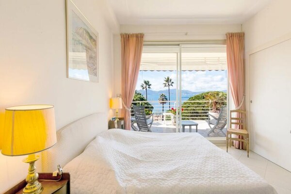 Prachtig appartement met panoramisch zeezicht en groot terras aan de Croisette - thumbnail 6