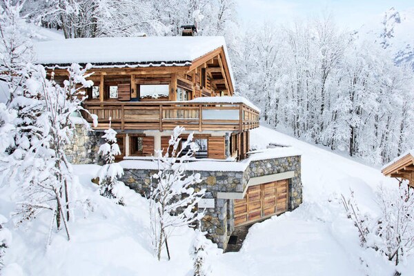 Luxe chalet voor 9 personen met panoramisch uitzicht en privéspa in La Clusaz - thumbnail 1
