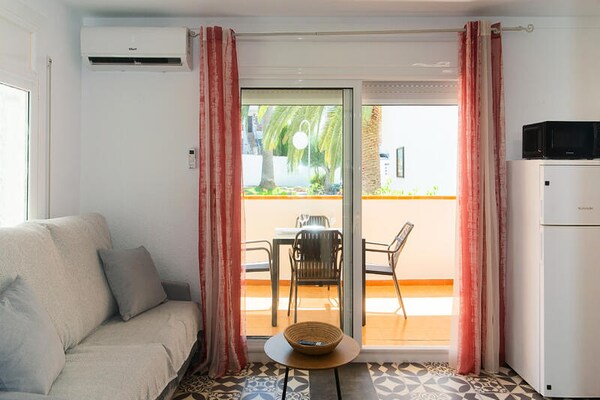 Knus appartement in Roses met zwembad, vlakbij de Middellandse Zee - thumbnail 5