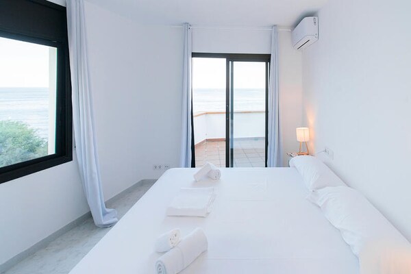 Appartement met zeezicht en terras in L'Escala, 700m van het strand - thumbnail 2