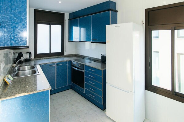 Appartement met zeezicht en terras in L'Escala, 700m van het strand - thumbnail 3