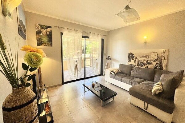 Licht appartement met terras en tuin op loopafstand van Propriano - thumbnail 3