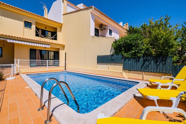Ruim appartement met privétuin in het hart van Albufeira - thumbnail 2