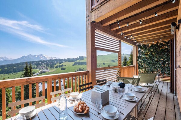 Luxe chaletappartement met sauna, jacuzzi en ski-in/ski-out in Les Saisies - thumbnail 3