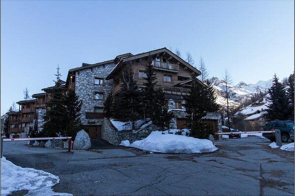 Knus ski-in/ski-out appartement met zuidbalkon in Val d'Isère - thumbnail 1