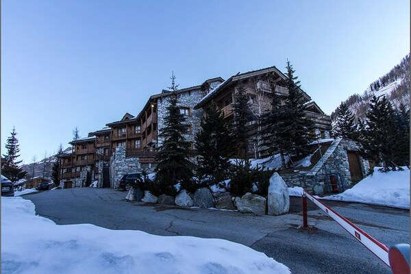 Knus ski-in/ski-out appartement met zuidbalkon in Val d'Isère - thumbnail 3