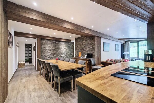 Luxe appartement 10p in Val d'Isère, 4 min van piste met bergzicht - thumbnail 1