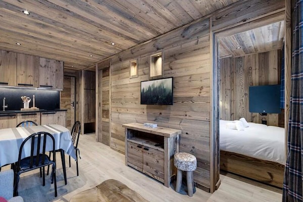 Vernieuwd appartement in Val d'Isère met balkon op het zuiden en directe piste-toegang - thumbnail 3