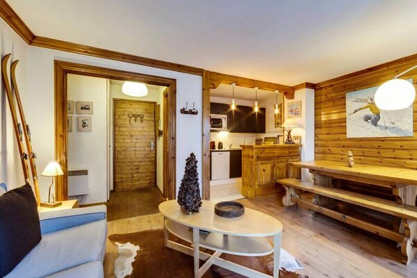 Authentiek 6-persoons appartement in Val d'Isère Village met balkon op het westen - thumbnail 1